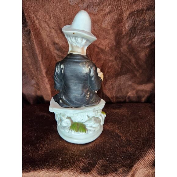 Vintage Flambro Old Man with Pipe reading book Porcelain Figure 7" - Picture 4 of 5